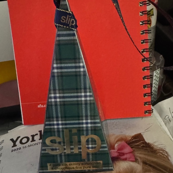 slip ! 4 Silk Scrunchies Holiday Ornament   NEW - Picture 2 of 5